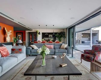 Unique view ! - Cadillac - Sala de estar