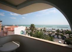 Apartment 30 Meters From the sea With 6 Beds With Full sea View - San Benedetto del Tronto - Balcony