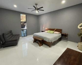 Experience modern living in an authentic area - Sayulita - Bedroom