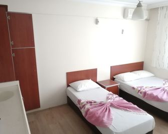 Elmas Motel - Avşa - Yatak Odası