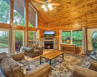 A Slice of Heaven Holiday home - Sevierville - Living room