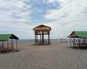 Samu Beach House and Resort - San Narciso - Playa