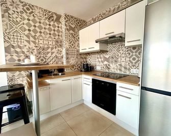 Apartment mit Schönem Meerblick - Santa Ponsa - Kitchen