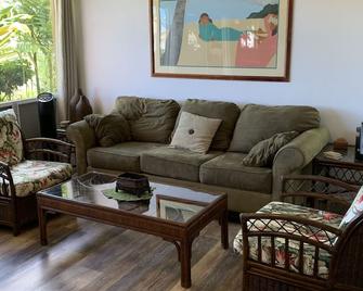Sandpiper 133A - Updated (2021) one bedroom, sleeps 4. - Princeville - Salon