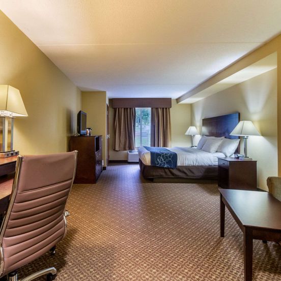 Bedroom view of Comfort Suites Near Gettysburg Battlefield Visitor Center