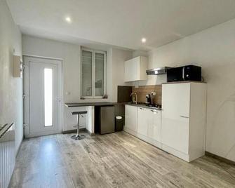 Studio en centre ville - Montceau-les-Mines - Kitchen