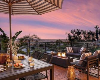 Avalon III By Avantstay Mins To Gaslamp, Zoo & Airport Beautiful Deck W/ Bbq - San Diego - Varanda