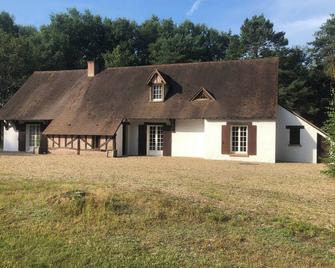 large villa in the middle of the woods and ponds of Sologne - Neuvy-sur-Barangeon - Edificio