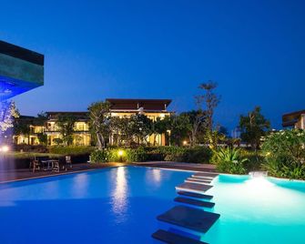 i Tara Resort & Spa - Cha-am - Pool