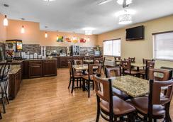 Quality Inn 58 8 2 Dubuque Hotel Deals Reviews Kayak