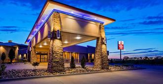 Best Western Plus Mid Nebraska Inn & Suites - Kearney - Κτίριο