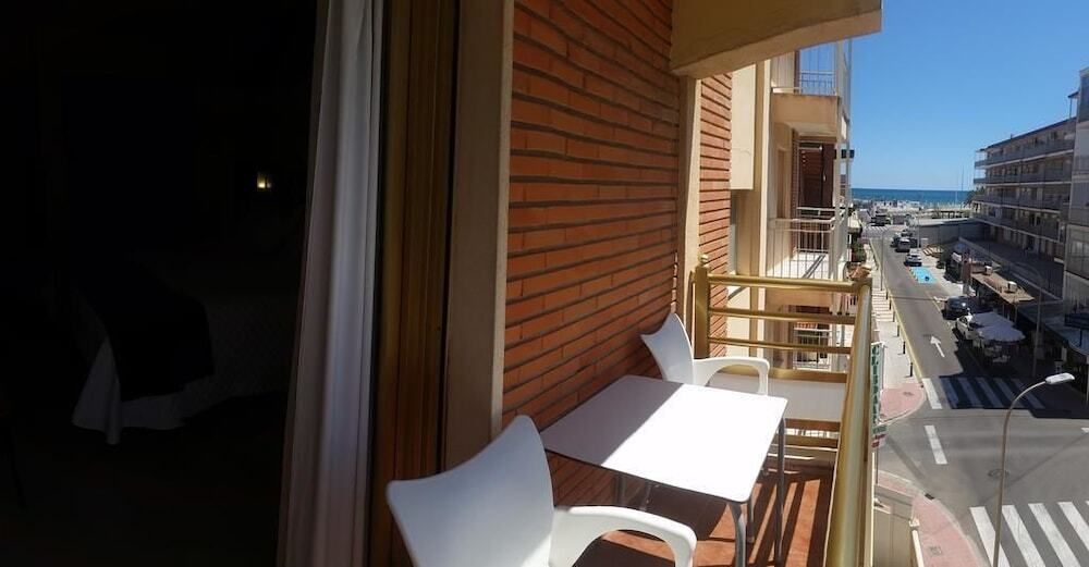 أوتل سليبومار - غانديا - شرفة