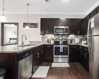 Sleeps 42 Bedroom Apt + Kingbeds - Olathe - Küche
