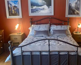 Stunning 18th Century 5 Bed House Old-To - Hastings