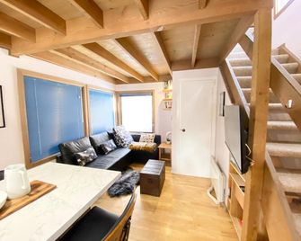 High Bernation Haus - Dinner Plain - Sala de estar