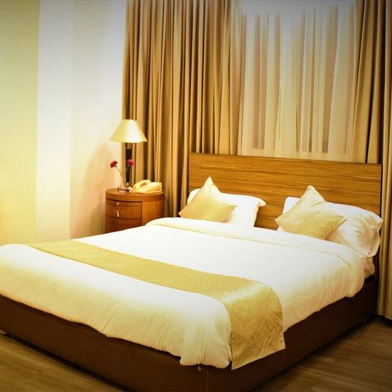 New Merryland Hotel image 1