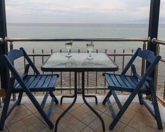 Studios Plaka - Skala Kallirachis - Balcón