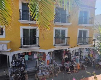Suites Los Arcos - Isla Mujeres