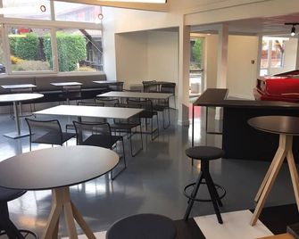Enzo Hotels Trappes by Kyriad Direct - Trappes - Restaurant