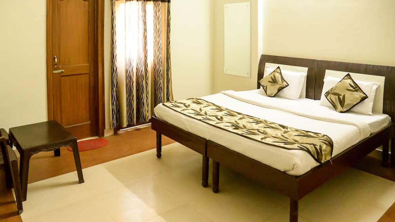Oyo 7609 Hotel Dolphin