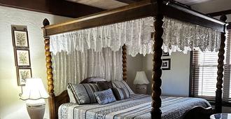 Arizona Mountain Inn and Cabins - Flagstaff - Bedroom