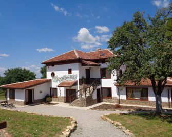 Villa Pizzutti - Krushuna - Edificio