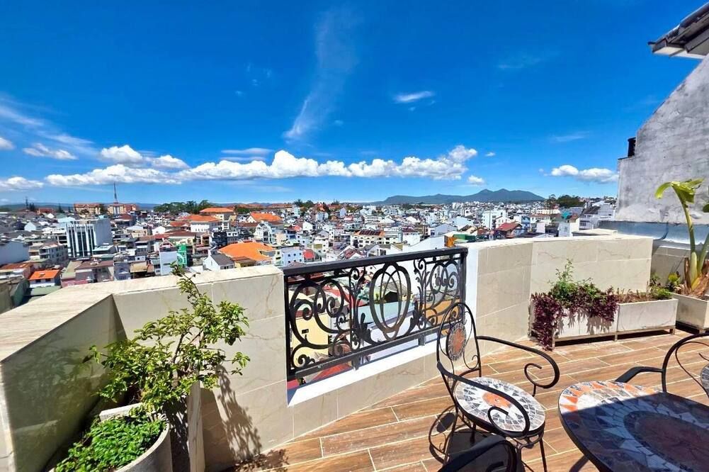 تيوليب هوتل 3