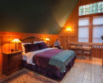 Kamp Knobcone Studio/Guesthouse - Homewood - Bedroom
