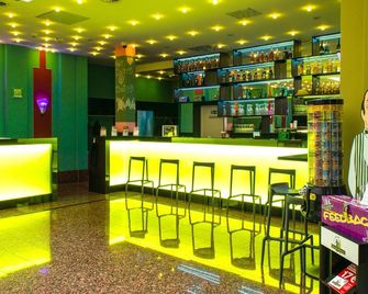 United Hostel Frankfurt City Center - Fráncfort - Bar