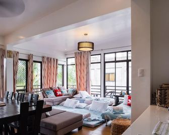 Casa Herminia Baler - Baler - Living room