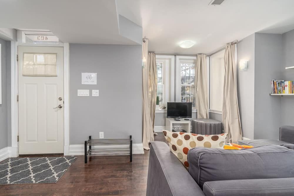 Modern and Contemporary Ground Floor Apartment 2 Bed 2 Bath - واشنطن د.ك. - غرفة معيشة