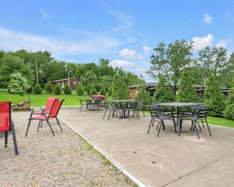 Cozy Cabin Near Cave Run Lake & Marina #2 - Morehead - Patio
