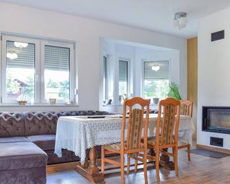 2 Bedroom Gorgeous Home In Niesulice - Niesulice - Jadalnia