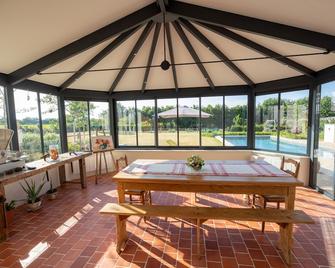 Au Manoir des Loges - Quettreville-sur-Sienne - Balcón