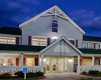Country Inn & Suites by Radisson, Grinnell, IA - Grinnell - Edificio