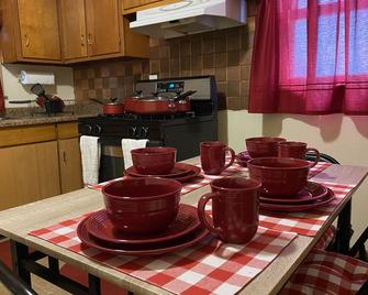 Nice 3 bedrooms with Free wine , parking and Wi-Fi - Milwaukee - Cuisine