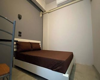 Capricorn hostel Yaowarat - Mueang Nonthaburi - Bedroom