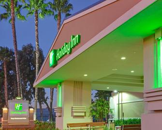 Holiday Inn Hotel & Suites Anaheim - Anaheim - Gebäude