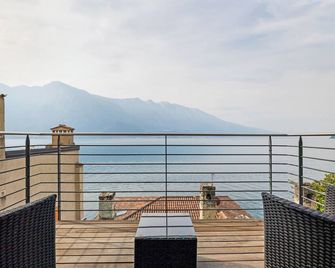 Ca dela Nua front lake - Limone sul Garda - Μπαλκόνι