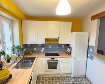 Charmante Briarde simple et de bon goût, avec Terrasse et Jardin - 4 à10 personnes - Villiers-sur-Morin - Cocina