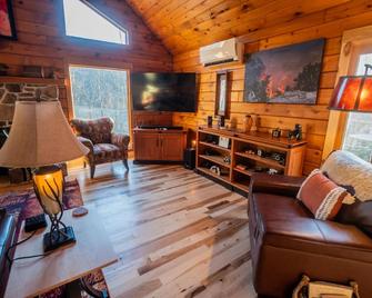 Luxury Lodge Near Raystown Lake - Alexandria - Sala de estar