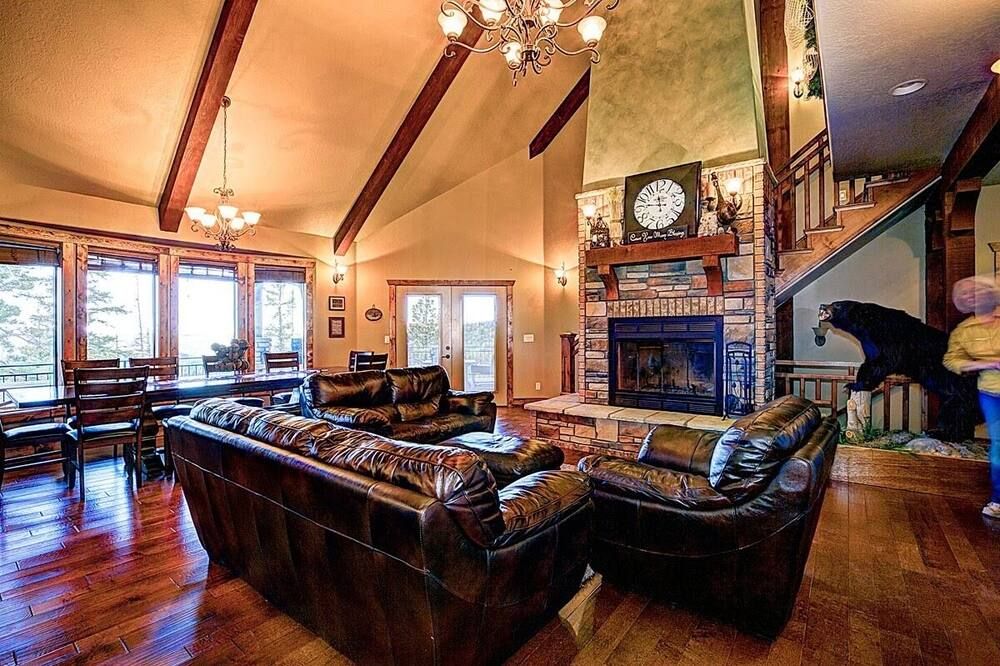 Beautiful Luxury Cabin With Amazing Views! - Beaver - Вітальня