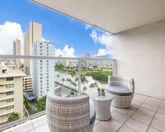 Newly Renovated!! Cozy Studio Near Beach & Mall!! - Honolulu - Balcó