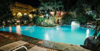 Paradise Garden Resort Hotel & Convention Center - Boracay - Bể bơi