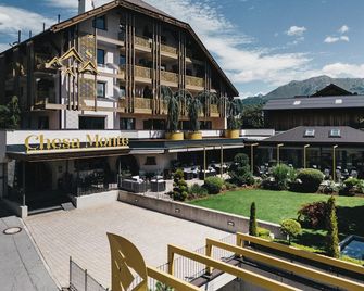 Hotel Chesa Monte - Fiss - Edificio
