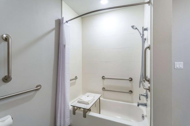 Comfort Inn And Suites Salt Lake City Airport 94 1 3 9 Salt
