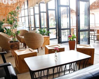 라이 루엔 롬 오가닉 팜 - 틍 - 레스토랑