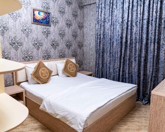 Sebail inn hotel and Shah hostel - Baku - Dormitor