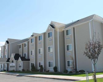 Microtel Inn and Suites by Wyndham Rawlins - Rawlins - Building