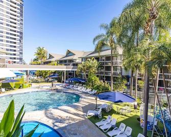 Paradise Resort Gold Coast - סרפרז פרדייז - בריכה